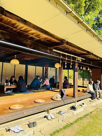 築200年の縁側にて